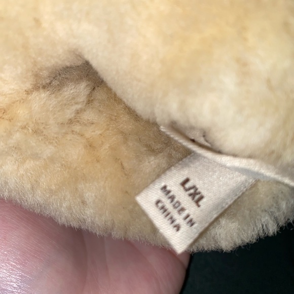 UGG Australia Sheepskin Heritage Logo Mittens Women’s size L/XL - Picture 7 of 7